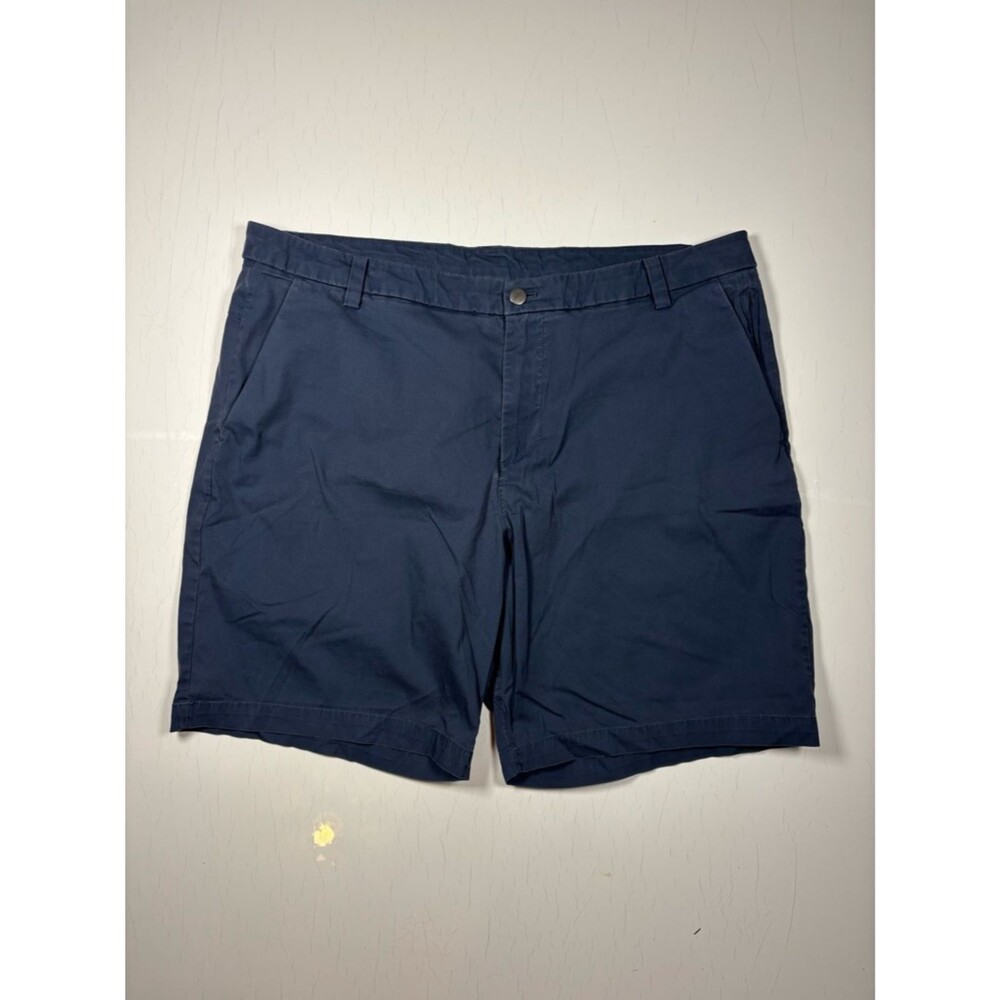 lululemon athletica Men's Navy Flat-Front Performance Shorts - 38